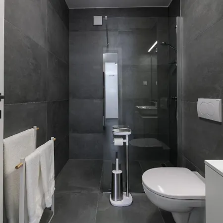 Mokos Modern Apartment